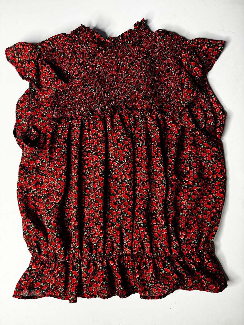 Shinestar Women's Red Floral Smocked Flutter Sleeve Blouse Medium